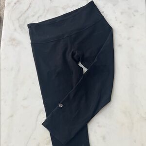 Lululemon women’s black leggings size 4